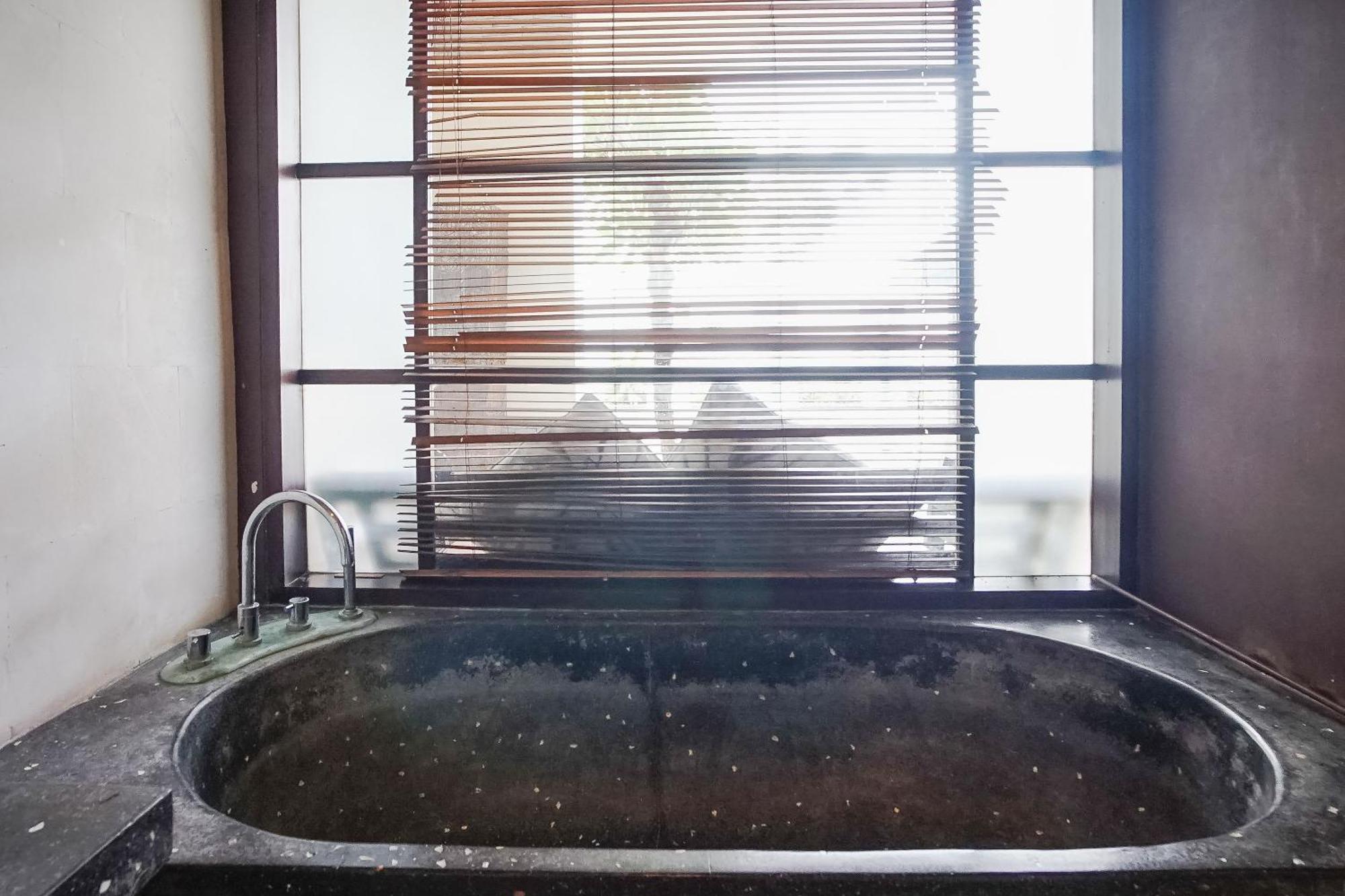 ג'ימבאראן Queen Rose Villa & Spa מראה חיצוני תמונה
